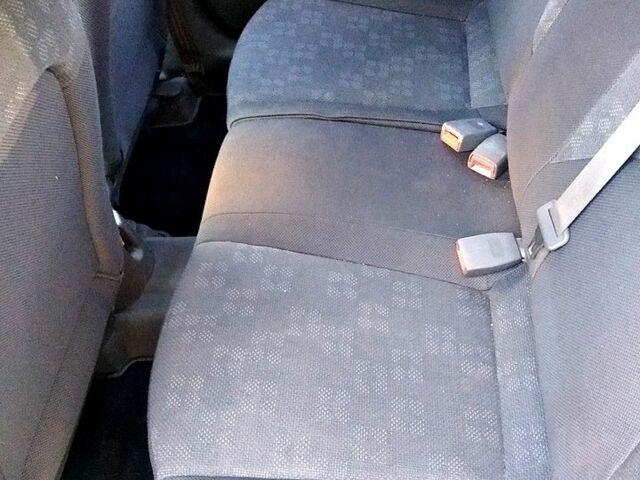 Сірий Кіа Ріо, об'ємом двигуна 1.4 л та пробігом 225 тис. км за 4500 $, фото 6 на Automoto.ua