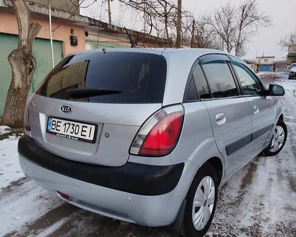Серый Киа Рио, объемом двигателя 1.4 л и пробегом 146 тыс. км за 5500 $, фото 23 на Automoto.ua