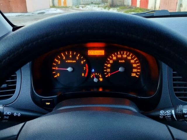 Серый Киа Рио, объемом двигателя 1.4 л и пробегом 1470 тыс. км за 5500 $, фото 1 на Automoto.ua