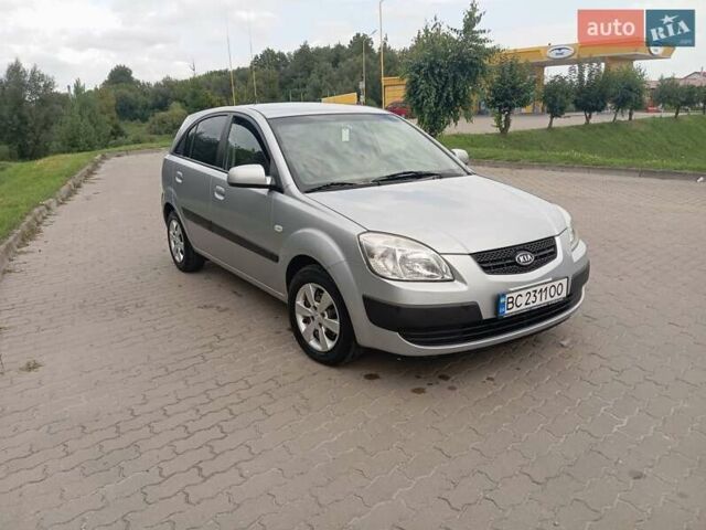 Серый Киа Рио, объемом двигателя 1.4 л и пробегом 147 тыс. км за 4599 $, фото 7 на Automoto.ua