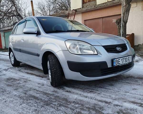 Серый Киа Рио, объемом двигателя 1.4 л и пробегом 146 тыс. км за 5500 $, фото 20 на Automoto.ua