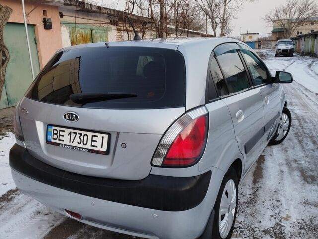 Серый Киа Рио, объемом двигателя 1.4 л и пробегом 147 тыс. км за 5500 $, фото 17 на Automoto.ua