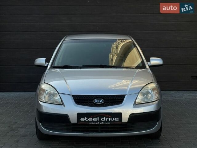 Серый Киа Рио, объемом двигателя 1.4 л и пробегом 149 тыс. км за 5699 $, фото 1 на Automoto.ua