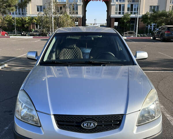 Сірий Кіа Ріо, об'ємом двигуна 1.4 л та пробігом 146 тис. км за 5700 $, фото 4 на Automoto.ua