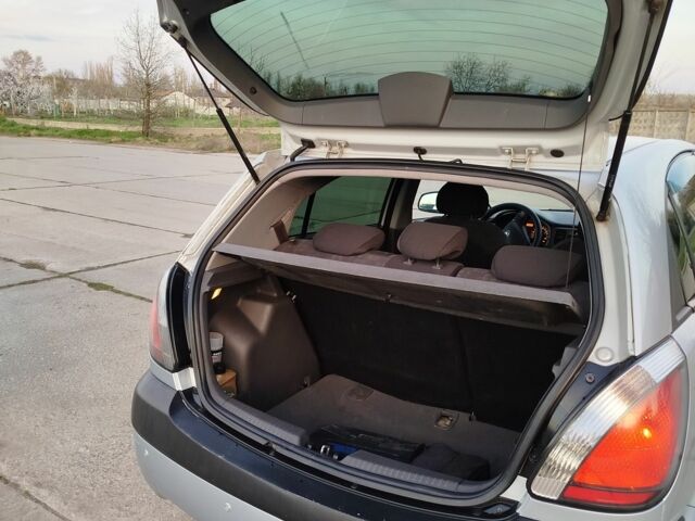 Серый Киа Рио, объемом двигателя 1.4 л и пробегом 148 тыс. км за 4950 $, фото 5 на Automoto.ua