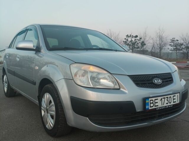 Серый Киа Рио, объемом двигателя 1.4 л и пробегом 147 тыс. км за 5500 $, фото 8 на Automoto.ua