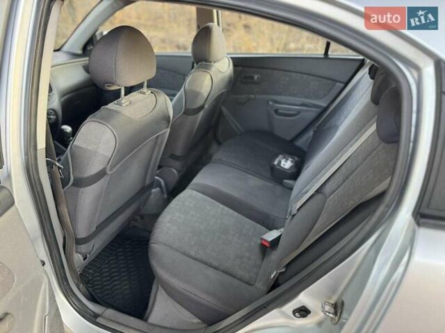Серый Киа Рио, объемом двигателя 1.4 л и пробегом 284 тыс. км за 2699 $, фото 8 на Automoto.ua