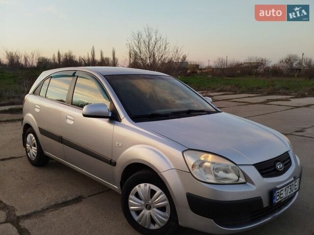 Сірий Кіа Ріо, об'ємом двигуна 1.4 л та пробігом 148 тис. км за 4950 $, фото 9 на Automoto.ua