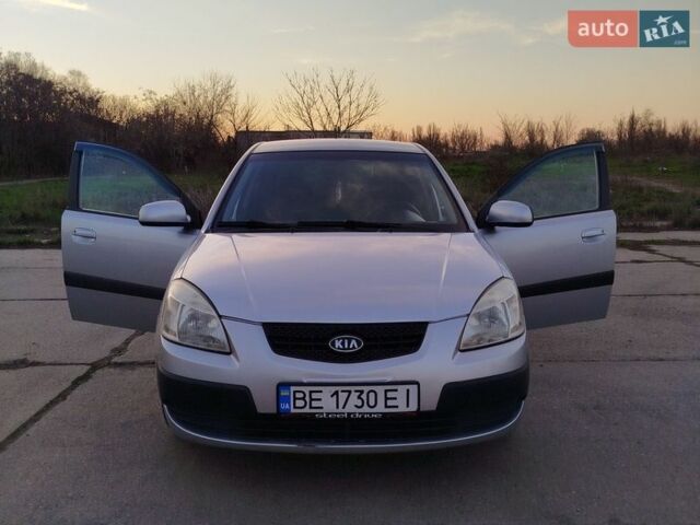 Сірий Кіа Ріо, об'ємом двигуна 1.4 л та пробігом 148 тис. км за 4950 $, фото 21 на Automoto.ua