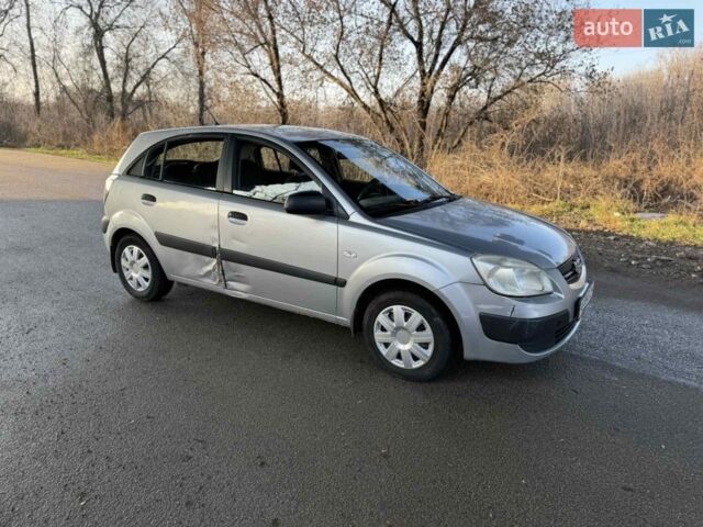 Серый Киа Рио, объемом двигателя 1.4 л и пробегом 284 тыс. км за 2699 $, фото 9 на Automoto.ua