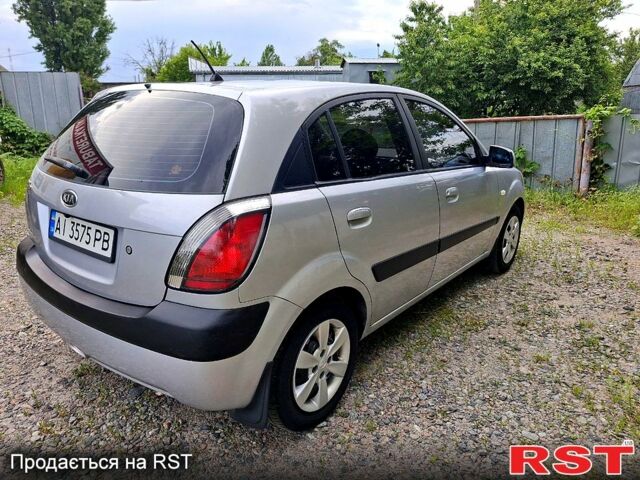 Сірий Кіа Ріо, об'ємом двигуна 1.4 л та пробігом 187 тис. км за 5600 $, фото 3 на Automoto.ua