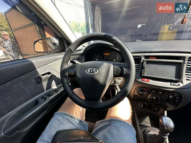 Серый Киа Рио, объемом двигателя 1.4 л и пробегом 223 тыс. км за 4900 $, фото 24 на Automoto.ua