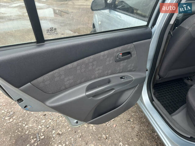 Серый Киа Рио, объемом двигателя 1.4 л и пробегом 223 тыс. км за 4700 $, фото 29 на Automoto.ua