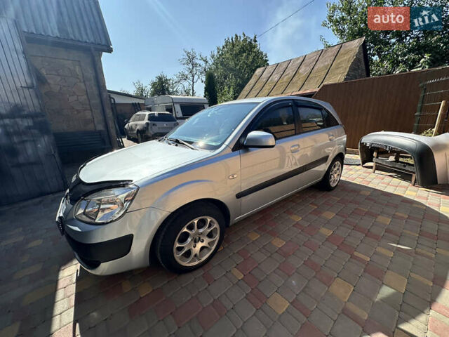 Серый Киа Рио, объемом двигателя 1.4 л и пробегом 223 тыс. км за 4900 $, фото 2 на Automoto.ua