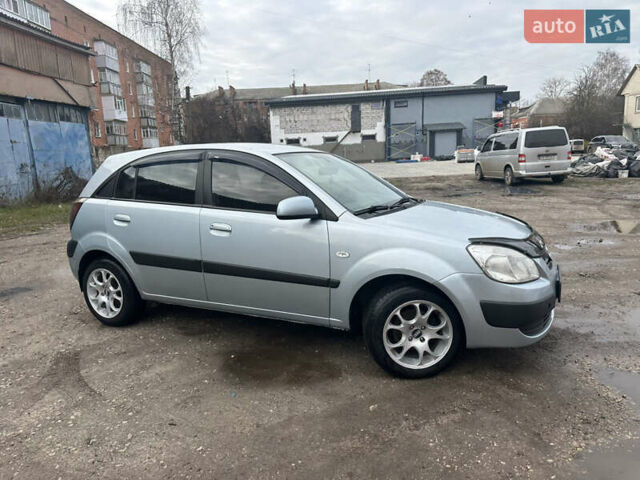 Серый Киа Рио, объемом двигателя 1.4 л и пробегом 223 тыс. км за 4700 $, фото 7 на Automoto.ua