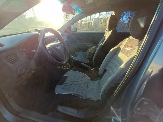 Сірий Кіа Ріо, об'ємом двигуна 1.4 л та пробігом 357 тис. км за 3800 $, фото 4 на Automoto.ua