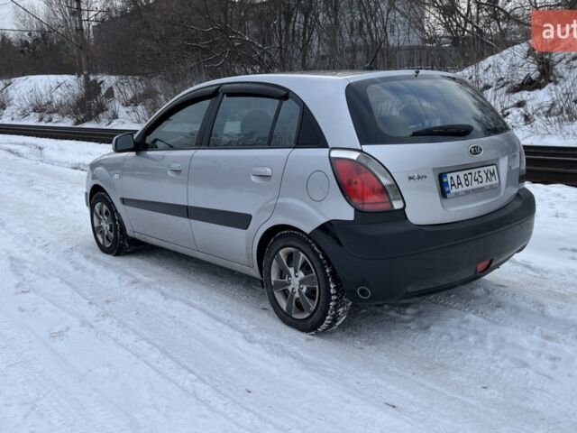 Серый Киа Рио, объемом двигателя 1.4 л и пробегом 271 тыс. км за 4500 $, фото 3 на Automoto.ua