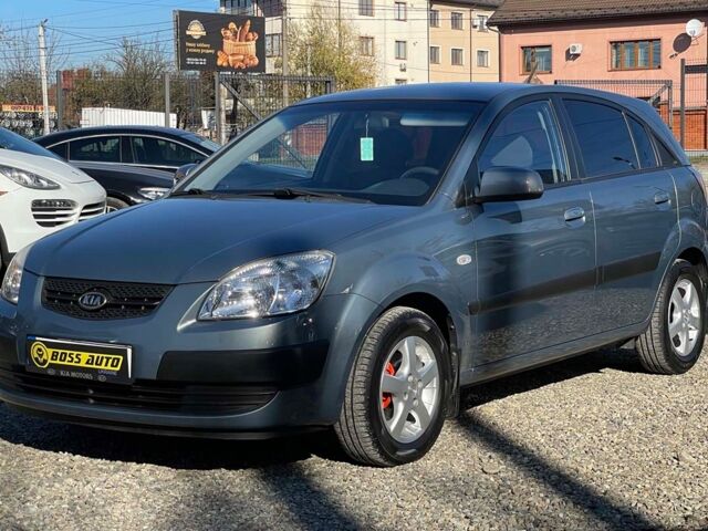 Серый Киа Рио, объемом двигателя 1.4 л и пробегом 149 тыс. км за 4999 $, фото 2 на Automoto.ua