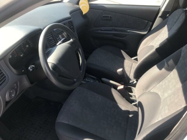 Серый Киа Рио, объемом двигателя 1.4 л и пробегом 87 тыс. км за 6800 $, фото 4 на Automoto.ua