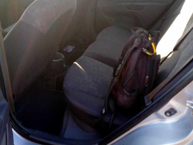 Серый Киа Рио, объемом двигателя 1.4 л и пробегом 135 тыс. км за 5300 $, фото 3 на Automoto.ua