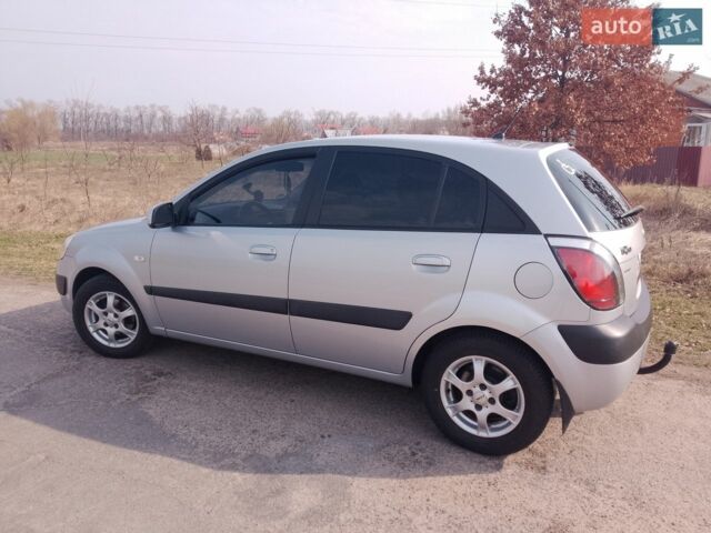 Сірий Кіа Ріо, об'ємом двигуна 1.4 л та пробігом 119 тис. км за 5000 $, фото 7 на Automoto.ua