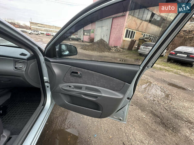 Серый Киа Рио, объемом двигателя 1.4 л и пробегом 223 тыс. км за 4700 $, фото 37 на Automoto.ua