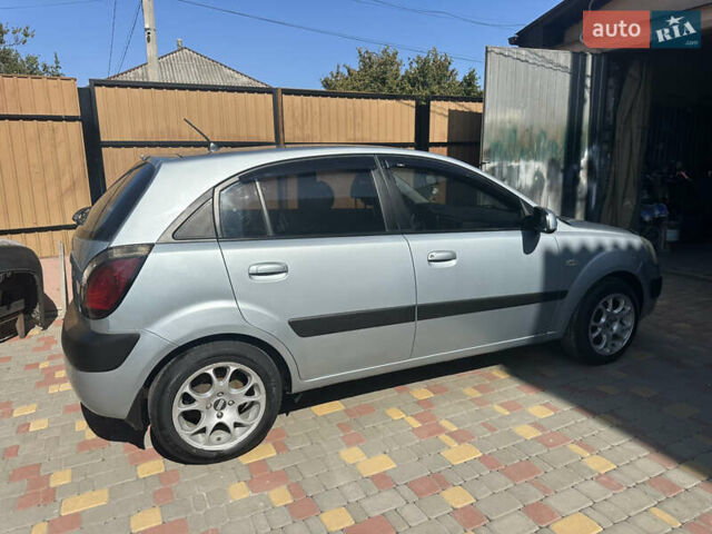 Серый Киа Рио, объемом двигателя 1.4 л и пробегом 223 тыс. км за 4900 $, фото 11 на Automoto.ua