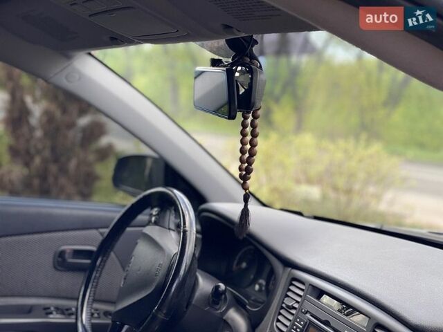Серый Киа Рио, объемом двигателя 1.4 л и пробегом 188 тыс. км за 4600 $, фото 6 на Automoto.ua