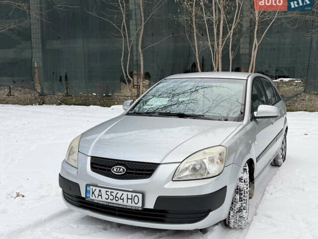 Сірий Кіа Ріо, об'ємом двигуна 1.34 л та пробігом 196 тис. км за 5300 $, фото 2 на Automoto.ua