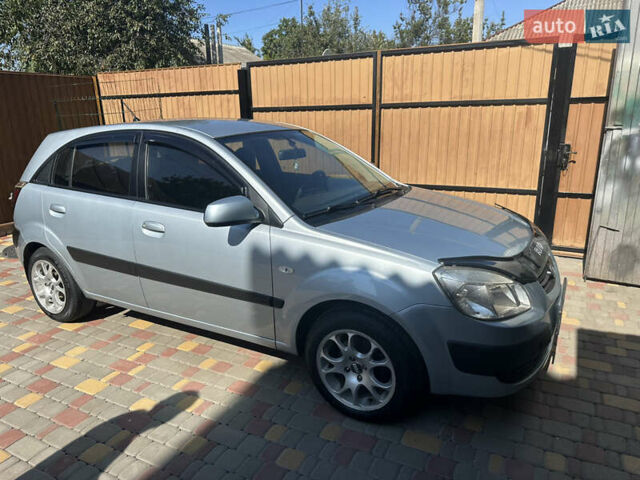 Серый Киа Рио, объемом двигателя 1.4 л и пробегом 223 тыс. км за 4900 $, фото 12 на Automoto.ua