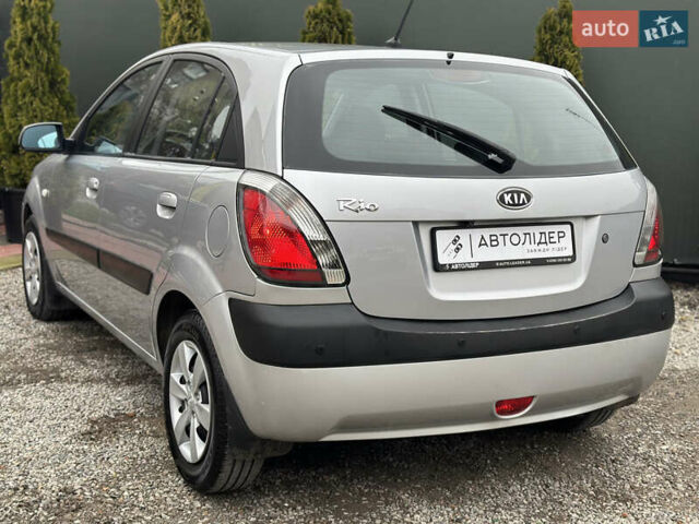 Сірий Кіа Ріо, об'ємом двигуна 1.4 л та пробігом 98 тис. км за 5990 $, фото 11 на Automoto.ua