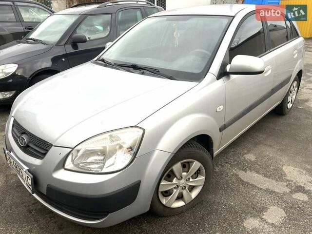 Серый Киа Рио, объемом двигателя 1.4 л и пробегом 95 тыс. км за 7000 $, фото 3 на Automoto.ua