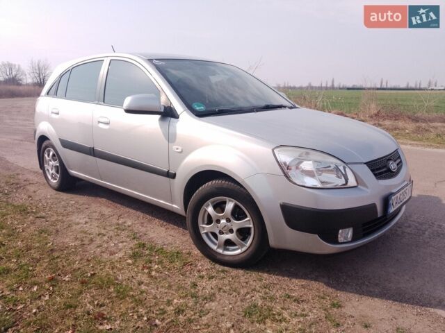 Сірий Кіа Ріо, об'ємом двигуна 1.4 л та пробігом 119 тис. км за 5000 $, фото 4 на Automoto.ua