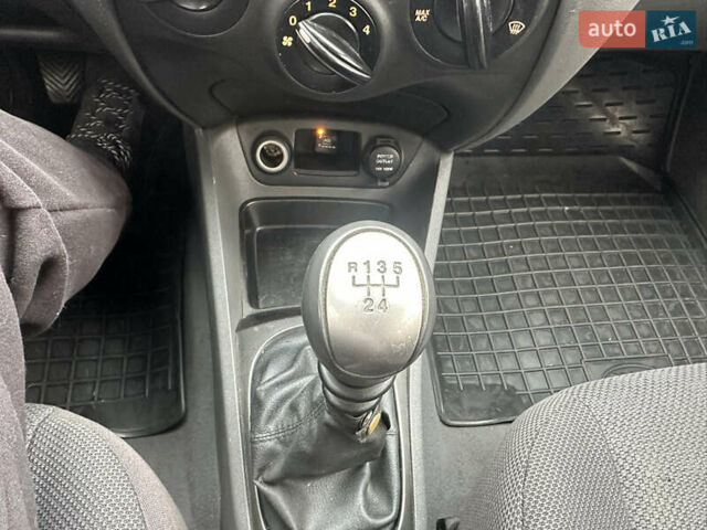 Серый Киа Рио, объемом двигателя 1.4 л и пробегом 223 тыс. км за 4700 $, фото 43 на Automoto.ua