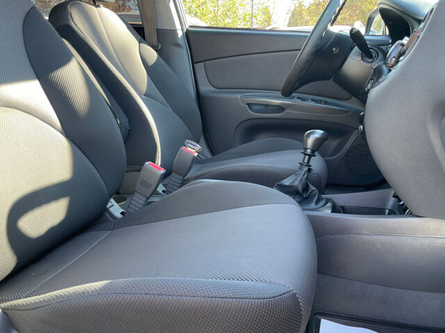 Серый Киа Рио, объемом двигателя 1.4 л и пробегом 149 тыс. км за 4999 $, фото 22 на Automoto.ua
