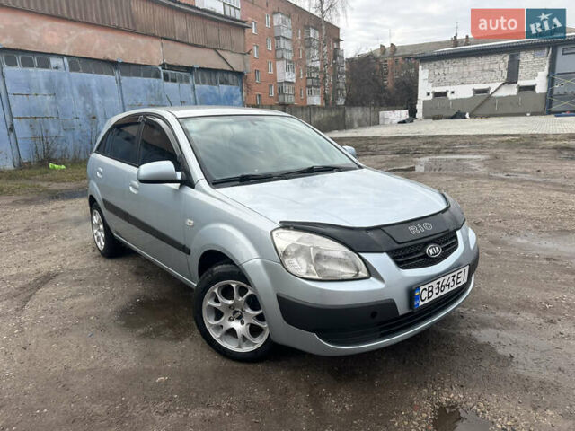 Серый Киа Рио, объемом двигателя 1.4 л и пробегом 223 тыс. км за 4700 $, фото 2 на Automoto.ua