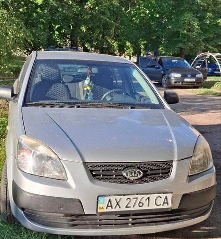 Сірий Кіа Ріо, об'ємом двигуна 1.4 л та пробігом 240 тис. км за 5000 $, фото 7 на Automoto.ua