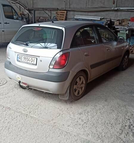 Серый Киа Рио, объемом двигателя 1.4 л и пробегом 220 тыс. км за 4200 $, фото 1 на Automoto.ua