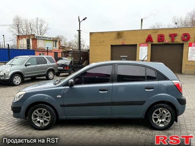 Серый Киа Рио, объемом двигателя 1.4 л и пробегом 17800 тыс. км за 3300 $, фото 7 на Automoto.ua