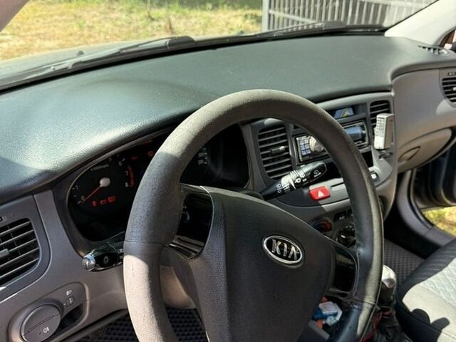 Сірий Кіа Ріо, об'ємом двигуна 1.4 л та пробігом 255 тис. км за 3900 $, фото 13 на Automoto.ua