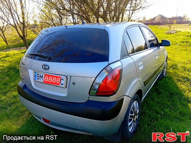 Серый Киа Рио, объемом двигателя 1.4 л и пробегом 220 тыс. км за 3800 $, фото 6 на Automoto.ua