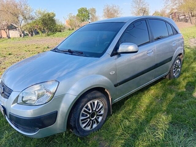 Серый Киа Рио, объемом двигателя 1.4 л и пробегом 225 тыс. км за 3800 $, фото 12 на Automoto.ua