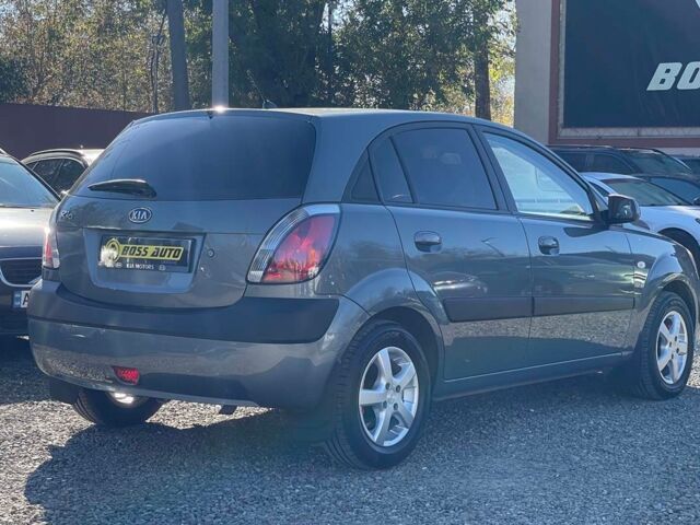Серый Киа Рио, объемом двигателя 1.4 л и пробегом 149 тыс. км за 4999 $, фото 5 на Automoto.ua