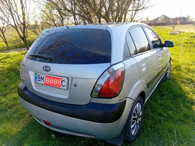 Серый Киа Рио, объемом двигателя 1.4 л и пробегом 225 тыс. км за 3800 $, фото 5 на Automoto.ua