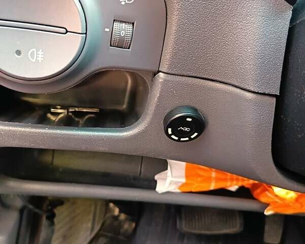 Сірий Кіа Ріо, об'ємом двигуна 1.4 л та пробігом 196 тис. км за 5400 $, фото 8 на Automoto.ua