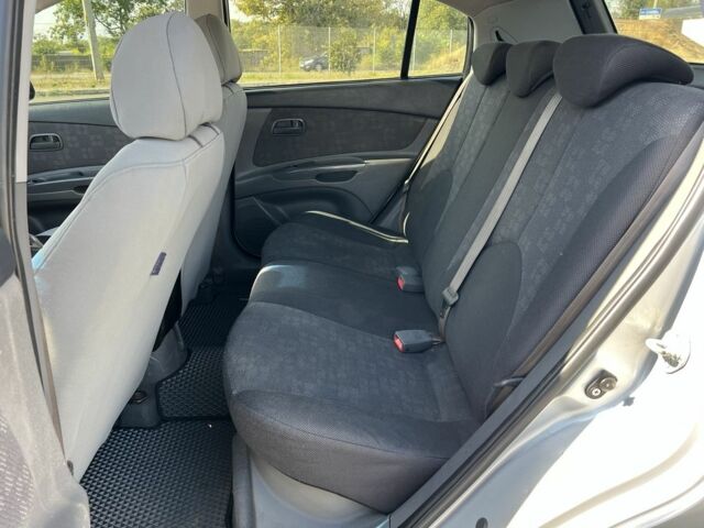 Серый Киа Рио, объемом двигателя 1.4 л и пробегом 231 тыс. км за 6000 $, фото 12 на Automoto.ua