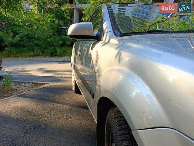 Сірий Кіа Ріо, об'ємом двигуна 1.4 л та пробігом 196 тис. км за 5400 $, фото 2 на Automoto.ua