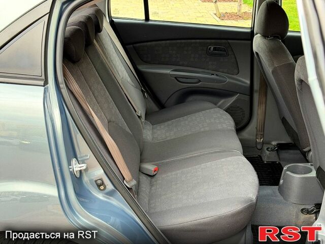 Сірий Кіа Ріо, об'ємом двигуна 1.4 л та пробігом 152 тис. км за 7000 $, фото 7 на Automoto.ua