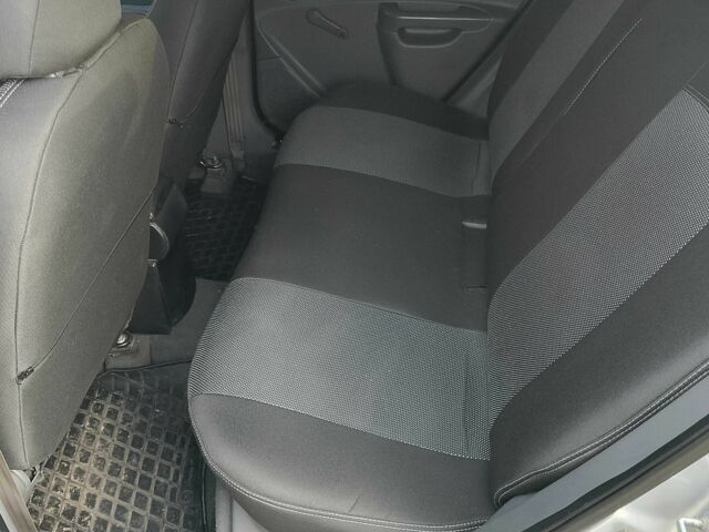 Сірий Кіа Ріо, об'ємом двигуна 1.4 л та пробігом 227 тис. км за 4000 $, фото 10 на Automoto.ua