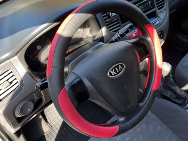 Сірий Кіа Ріо, об'ємом двигуна 1.4 л та пробігом 140 тис. км за 5300 $, фото 3 на Automoto.ua